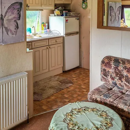 Pet Friendly Stacaravan In Sapunki Kemping 2*