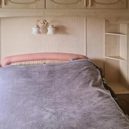 Pet Friendly Stacaravan In Sapunki