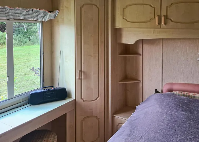 Pet Friendly Stacaravan In Sapunki